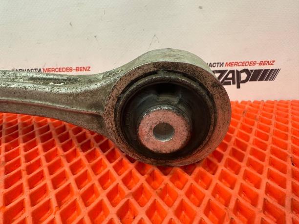 Рычаг передний верхний правый Mercedes w221 a2213309007
