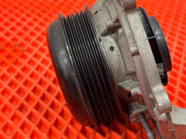 Помпа охлаждения m656 Mercedes W222 S 222 a6562010010