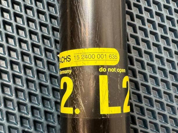 Гидростойка задняя левая Mercedes W221 a2213200313
