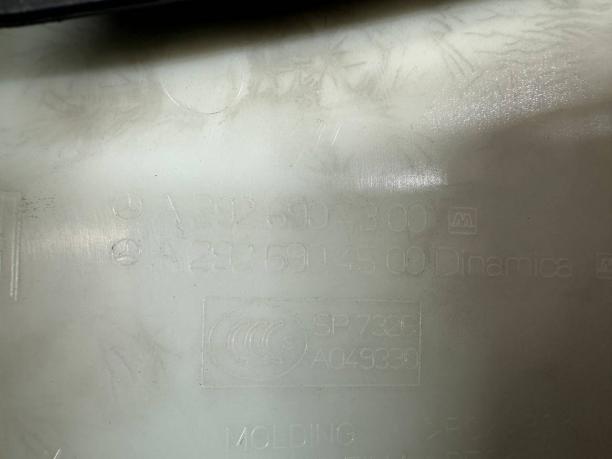 Обшивка левой стойки Mercedes W292 a2926904300