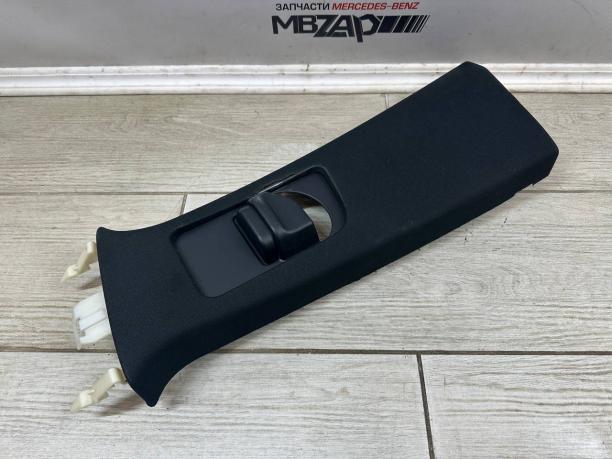 Обшивка левой стойки Mercedes W292 a2926904300