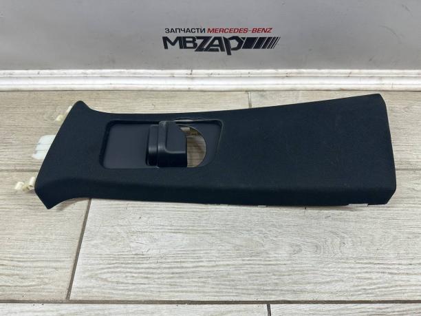 Обшивка левой стойки Mercedes W292 a2926904300