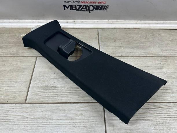 Обшивка левой стойки Mercedes W292 a2926904300