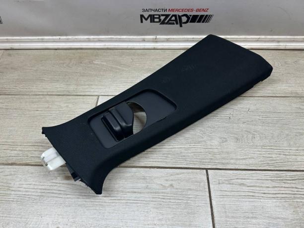 Обшивка правой стойки Mercedes W292 a2926904400