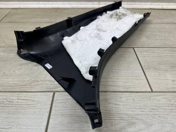 Обшивка центральной правой стойки Mercedes W166 a1666902625