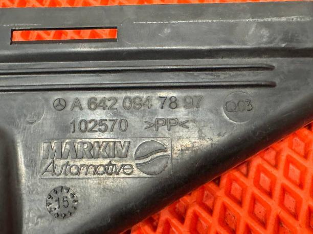 атрубок впускной правый m642 Mercedes W222 a6420947897