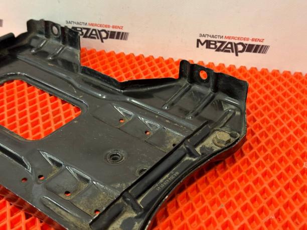 Площадка аккумулятора Mercedes W204 a2046200018