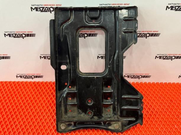 Площадка аккумулятора Mercedes W204 a2046200018