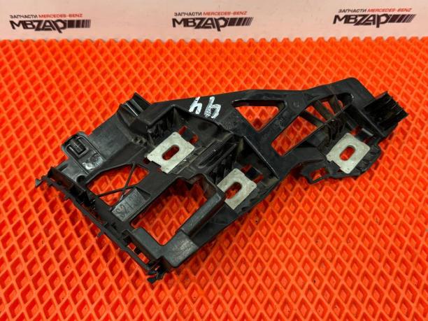 Кронштейн заднего бампера правый Mercedes W213 a2138801203