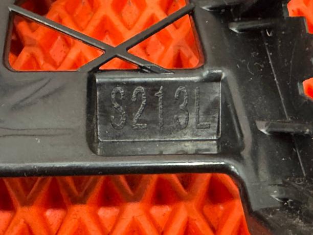 Кронштейн заднего бампера левый Mercedes W213 a2138801103