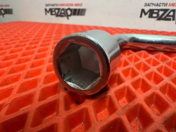 Ключ балонный оригинальный Mercedes W292 a2215810001