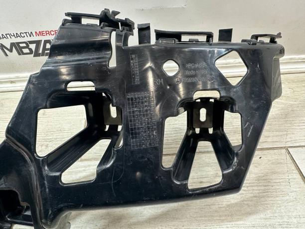 Кроштейн крепления заднего бампера Mercedes W292 a2928800203