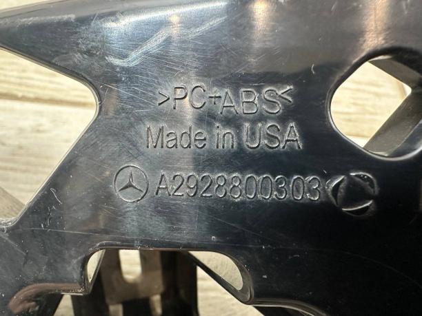 Кроштейн крепления заднего бампера Mercedes W292 a2928800303