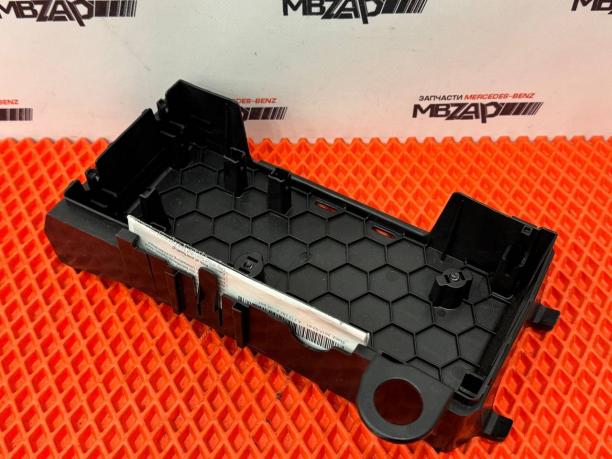 Кронштейн блока предохранителей Mercedes W213 a2135400200