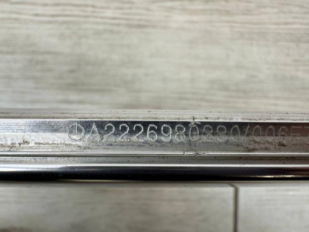 Молдинг двери передний правый Mercedes W222 a2226980280