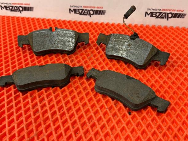 Тормозные колодки комплект Mercedes W221 a2124231310
