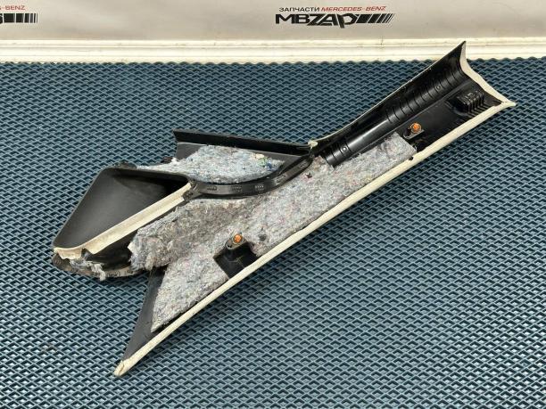 Обшивка передней стойки правая Mercedes W447 a4476904325