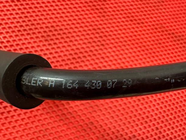 Трубка вакуумная Mercedes W164 a1644300729