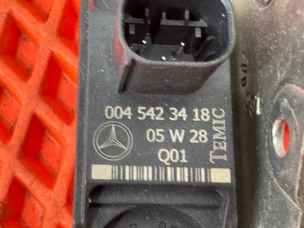 Датчик ускорения Mercedes W221 a0045423418