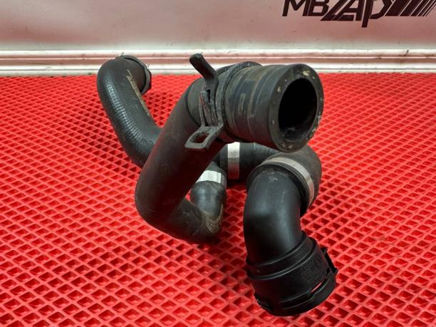 Патрубок охлаждения Mercedes W222 a2225014891