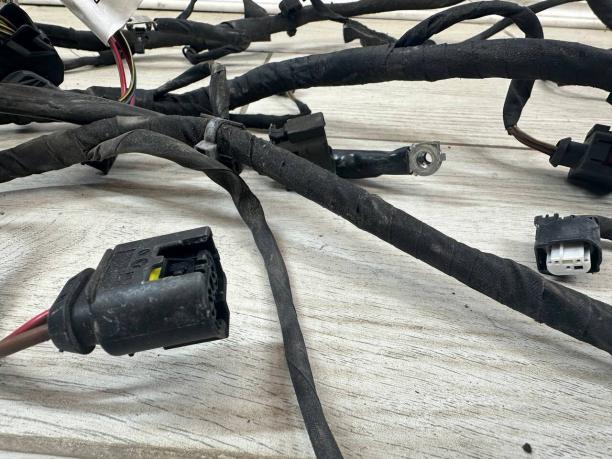 Проводка подкапотная Mercedes W221 a2215408008