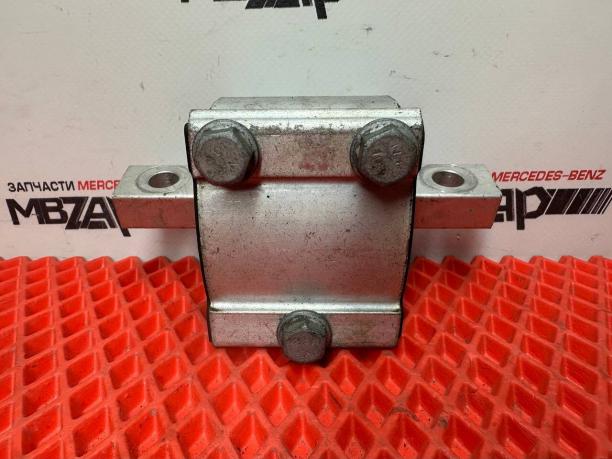 Подушка крепления КПП Mercedes W222 a2222401718