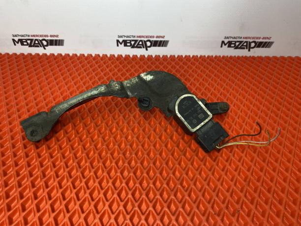 Датчик положения кузова Mercedes W204 w212 a0045428518