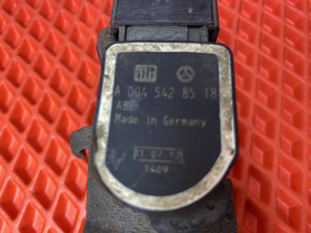 Датчик положения кузова Mercedes W204 w212 a0045428518