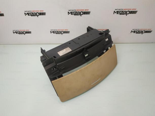 Крышка команда Mercedes w221 a2216800834