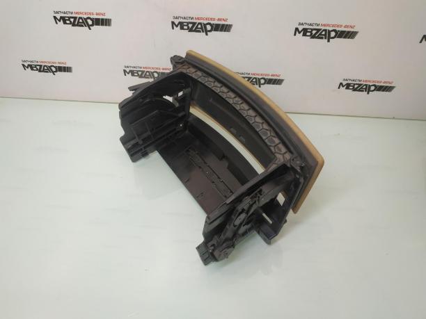 Крышка команда Mercedes w221 a2216800834
