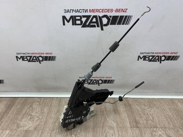 Замок задний правый Mercedes W164 a1647301235