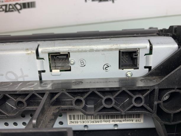 Монитор центральный Mercedes W204 a2048205497