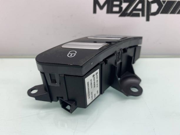 Кнопка центрального замка левая Mercedes W221 a2218213151