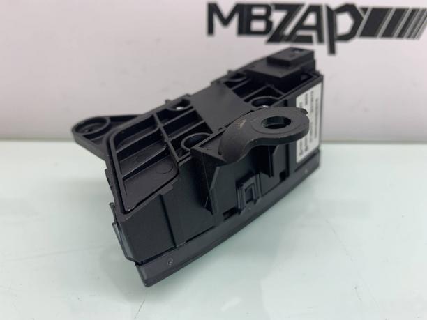 Кнопка центрального замка левая Mercedes W221 a2218213151