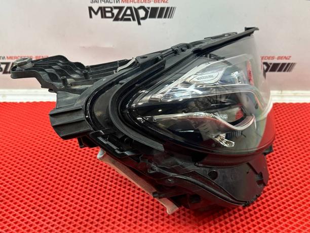 Фара правая Mercedes w213 a2139062606