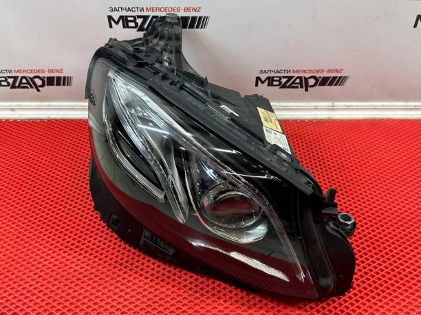 Фара правая Mercedes w213 a2139062606