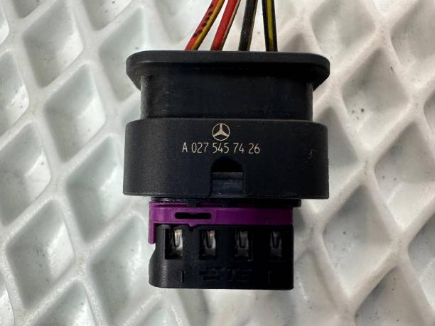 Фишка проводки Mercedes W222 a0275457426