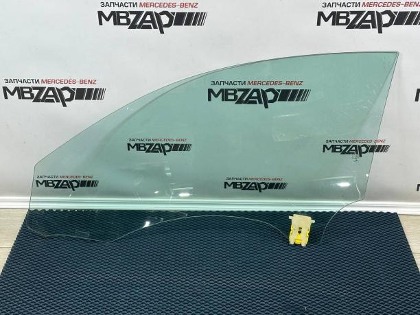 Стекло правое Mercedes w238  a2387250600