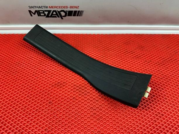 Накладка порога задняя правая Mercedes W164  a1646801235