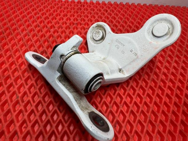 Петля двери задняя правая нижняя Mercedes W222 a2227300437