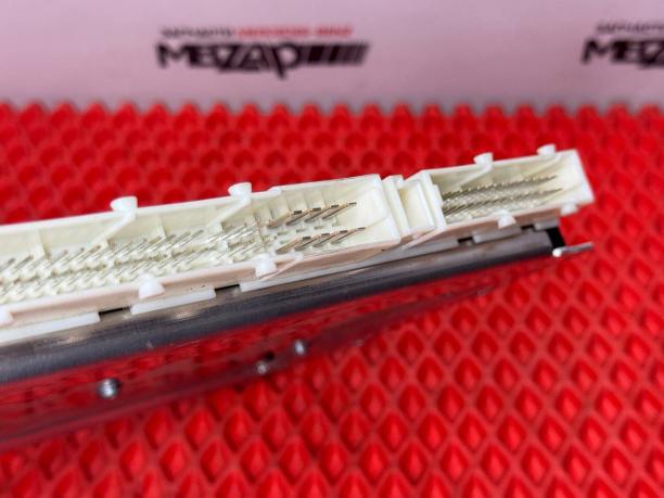 Блок управления гидроподвеской Mercedes W221 a2215401262