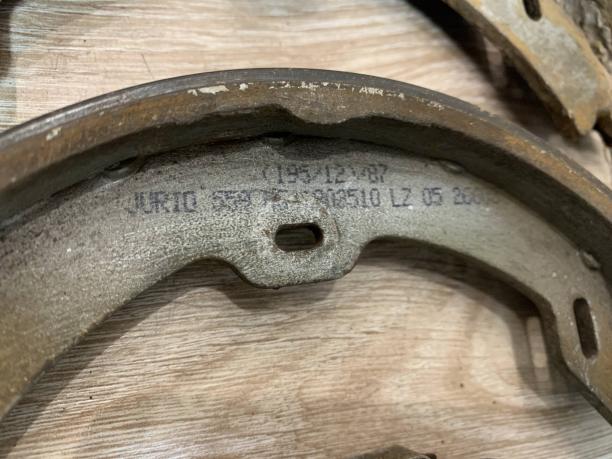 Колодки ручника Mercedes W221 a2214200520