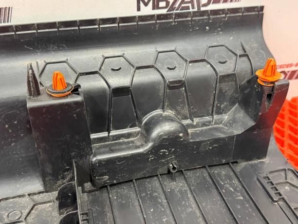 Накладка порога внутренняя Mercedes W447 a4476801306