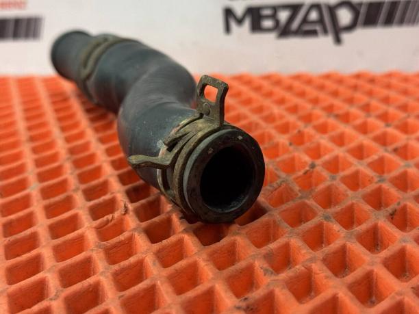 Патрубок охлаждения Mercedes W251 a2515015182