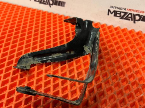 Кронштейн клапана печки Mercedes W221 a2218350014