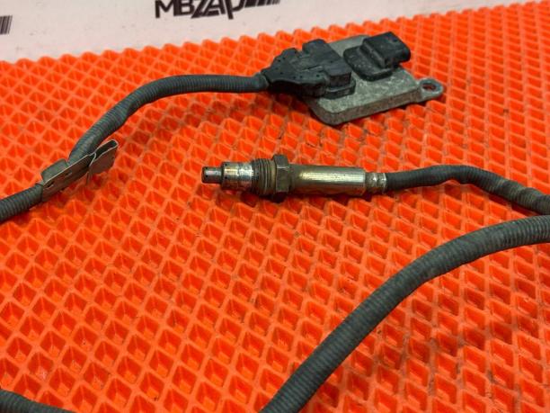 Лямбда зонд Mercedes W205 a0009050208