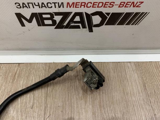Клемма аккумулятора с датчиком Mercedes W221 a2215420718
