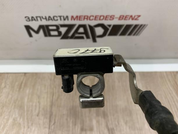 Клемма аккумулятора с датчиком Mercedes W221 a2215420718