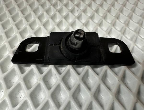 Направляющая двери левая нижняя Mercedes W447 a6397580427