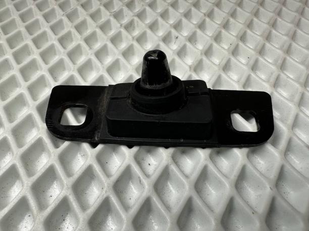 Направляющая двери левая нижняя Mercedes W447 a6397580427